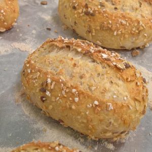 Mini Dinner Multigrain Rolls (6pcs)